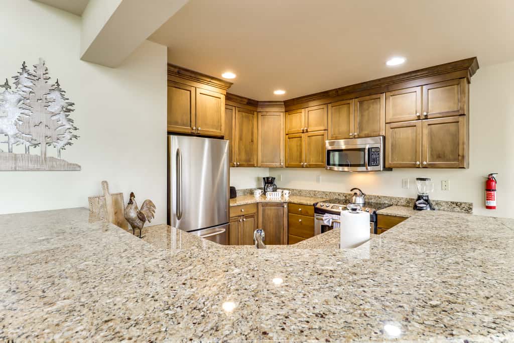 < 1 Mi to Big Boulder Mtn! Home w/ Hot Tub & Deck