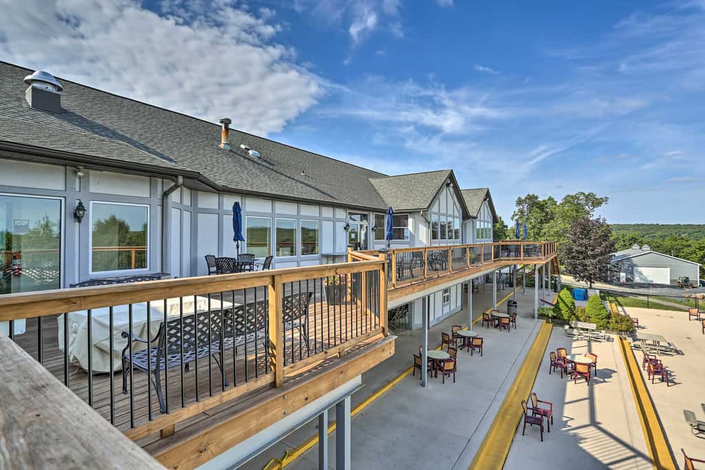 Luxury Home w/ Game Room, 4 Mi to Bushkill Falls!