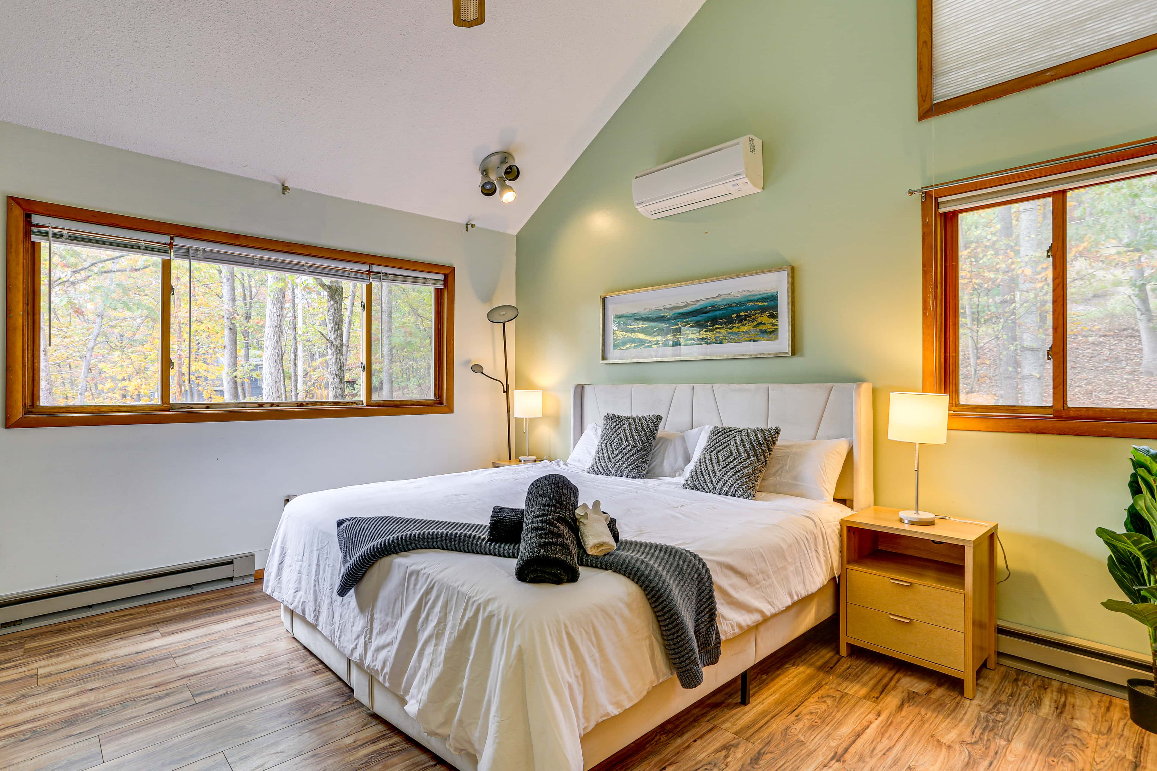 Luxury Home w/ Game Room, 4 Mi to Bushkill Falls!