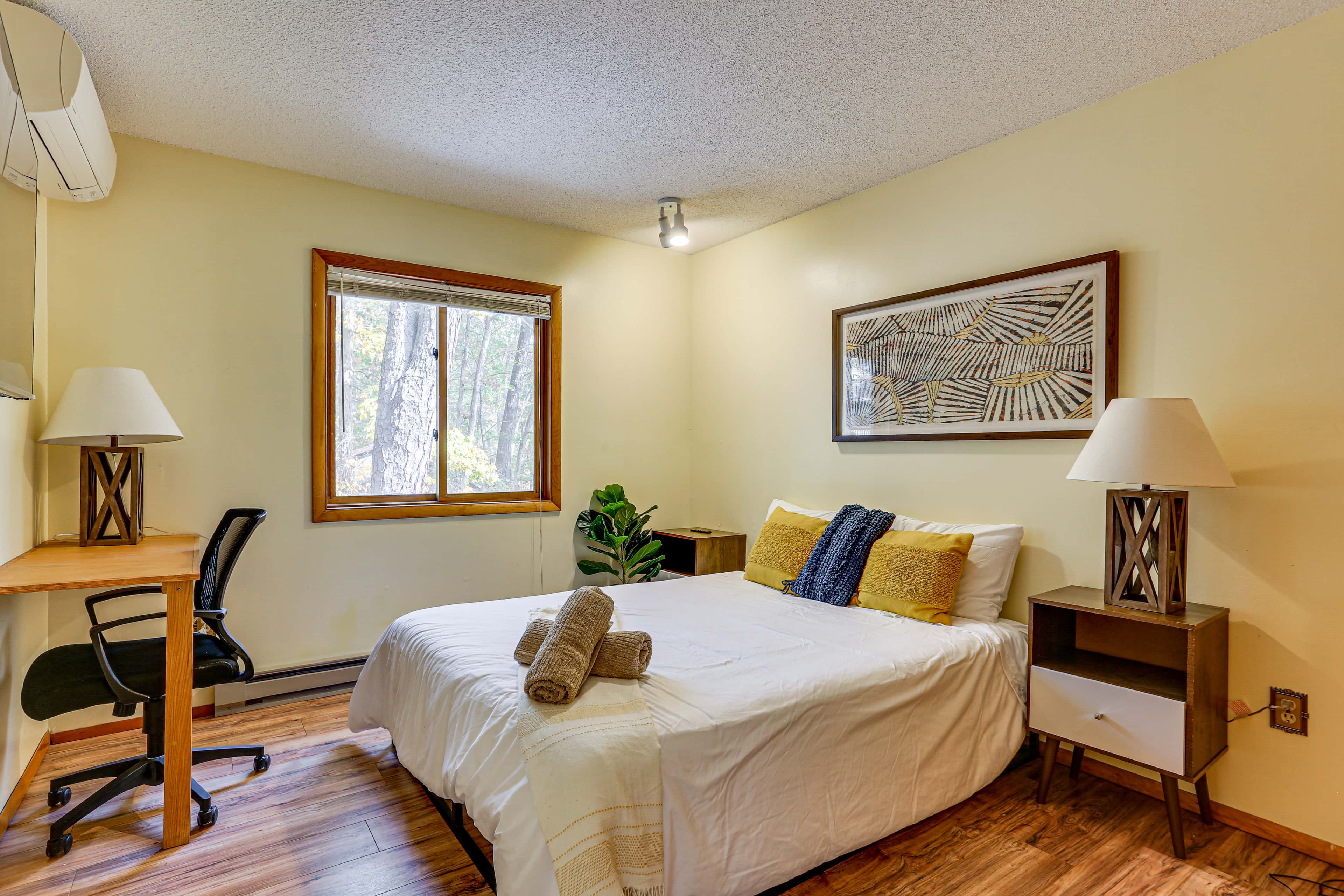 Luxury Home w/ Game Room, 4 Mi to Bushkill Falls!