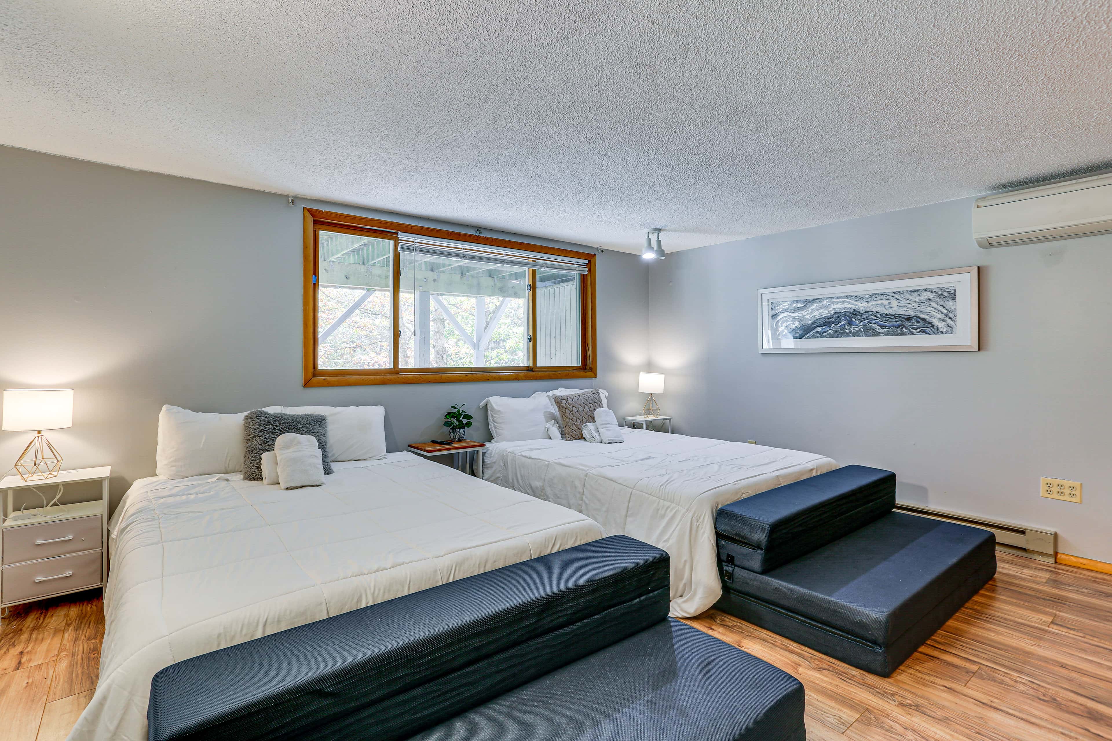 Luxury Home w/ Game Room, 4 Mi to Bushkill Falls!