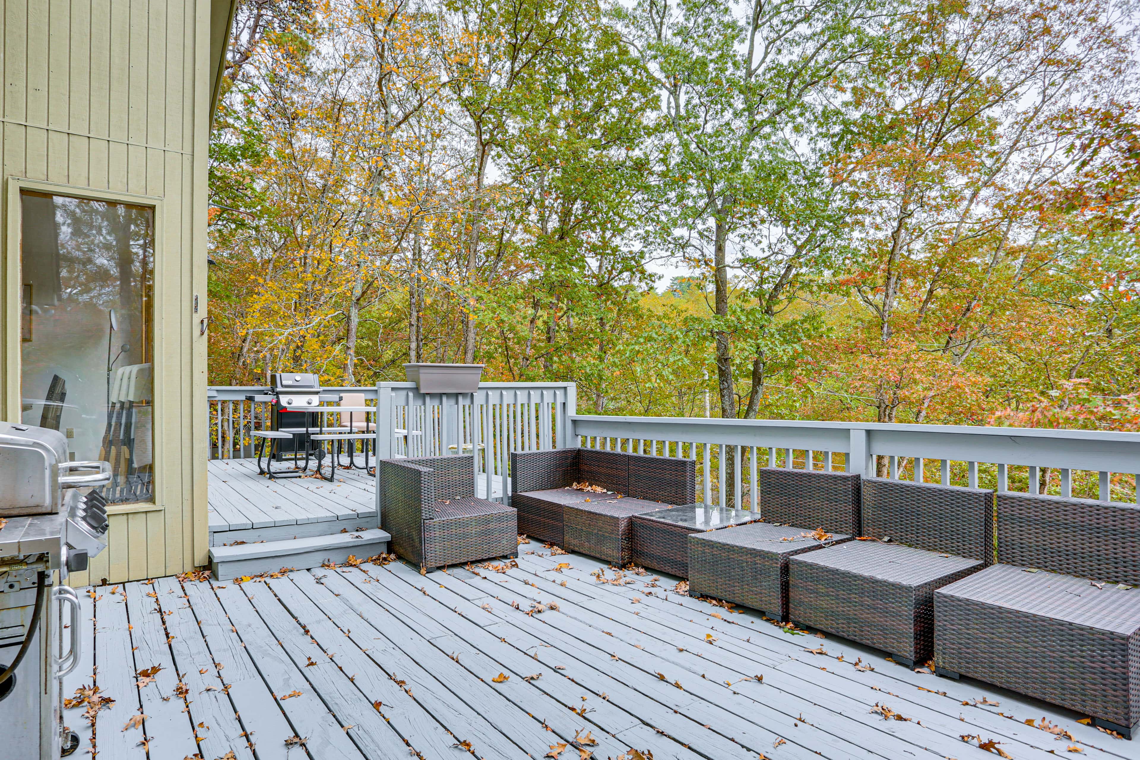 Luxury Home w/ Game Room, 4 Mi to Bushkill Falls!