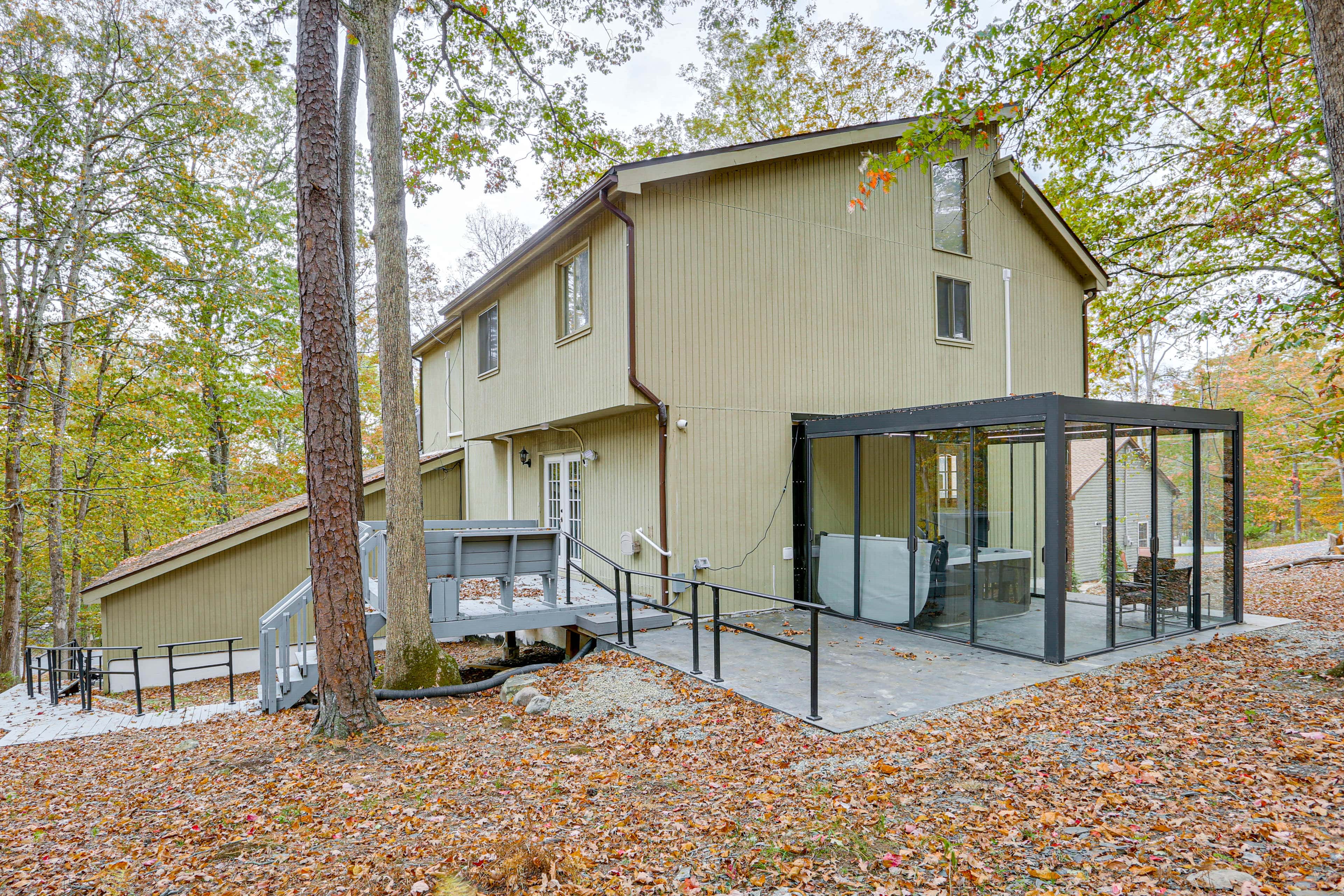 Luxury Home w/ Game Room, 4 Mi to Bushkill Falls!