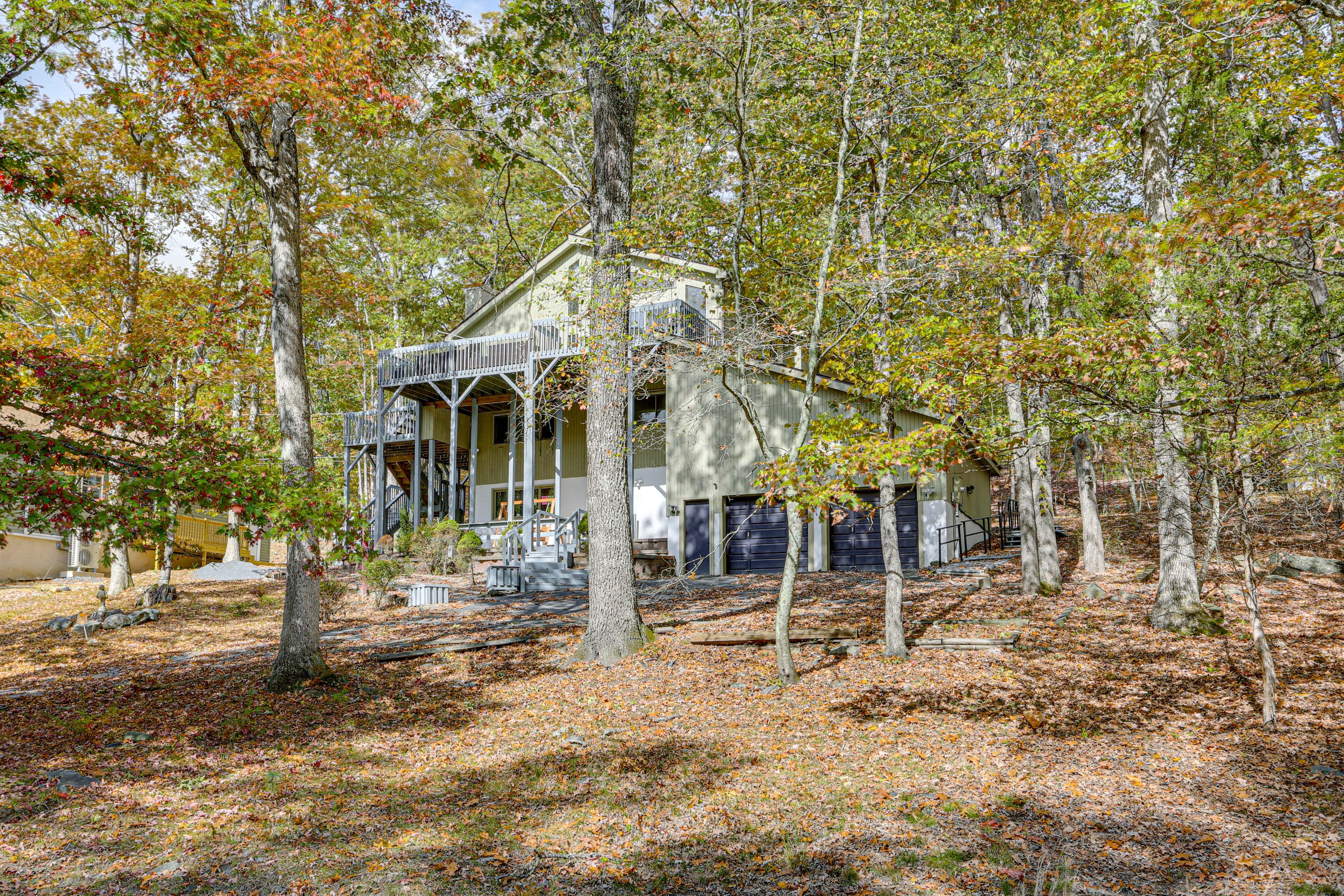 Luxury Home w/ Game Room, 4 Mi to Bushkill Falls!