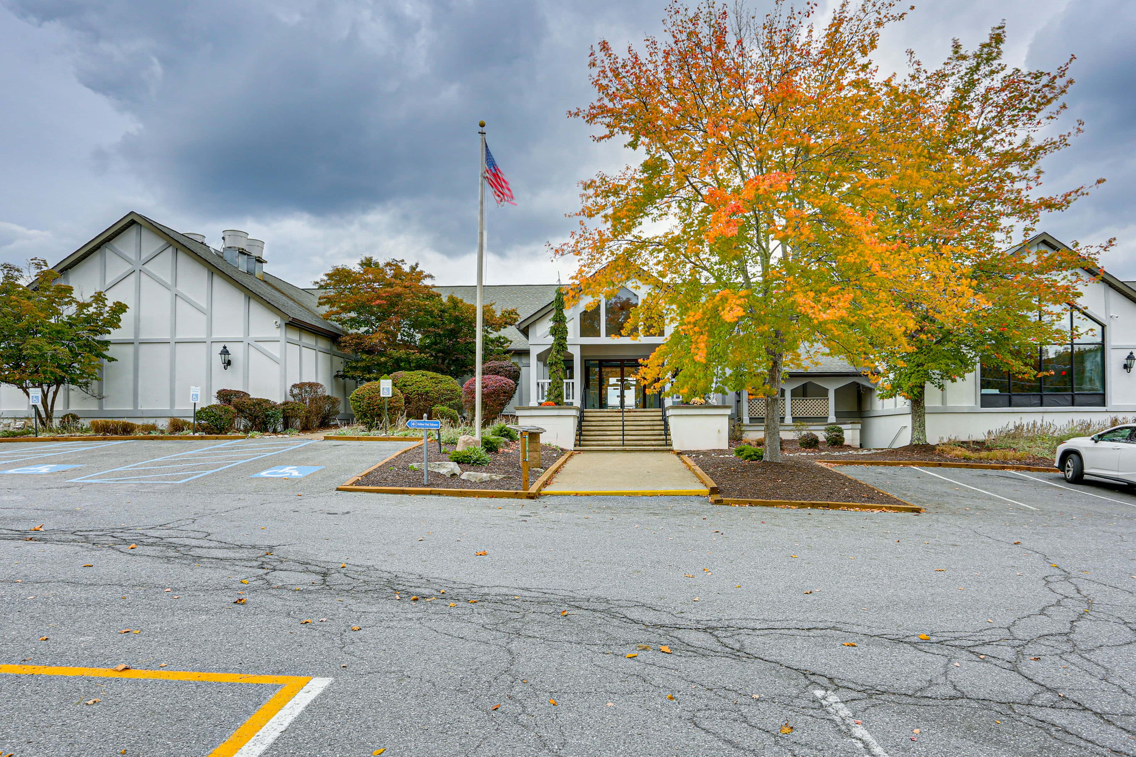 Luxury Home w/ Game Room, 4 Mi to Bushkill Falls!