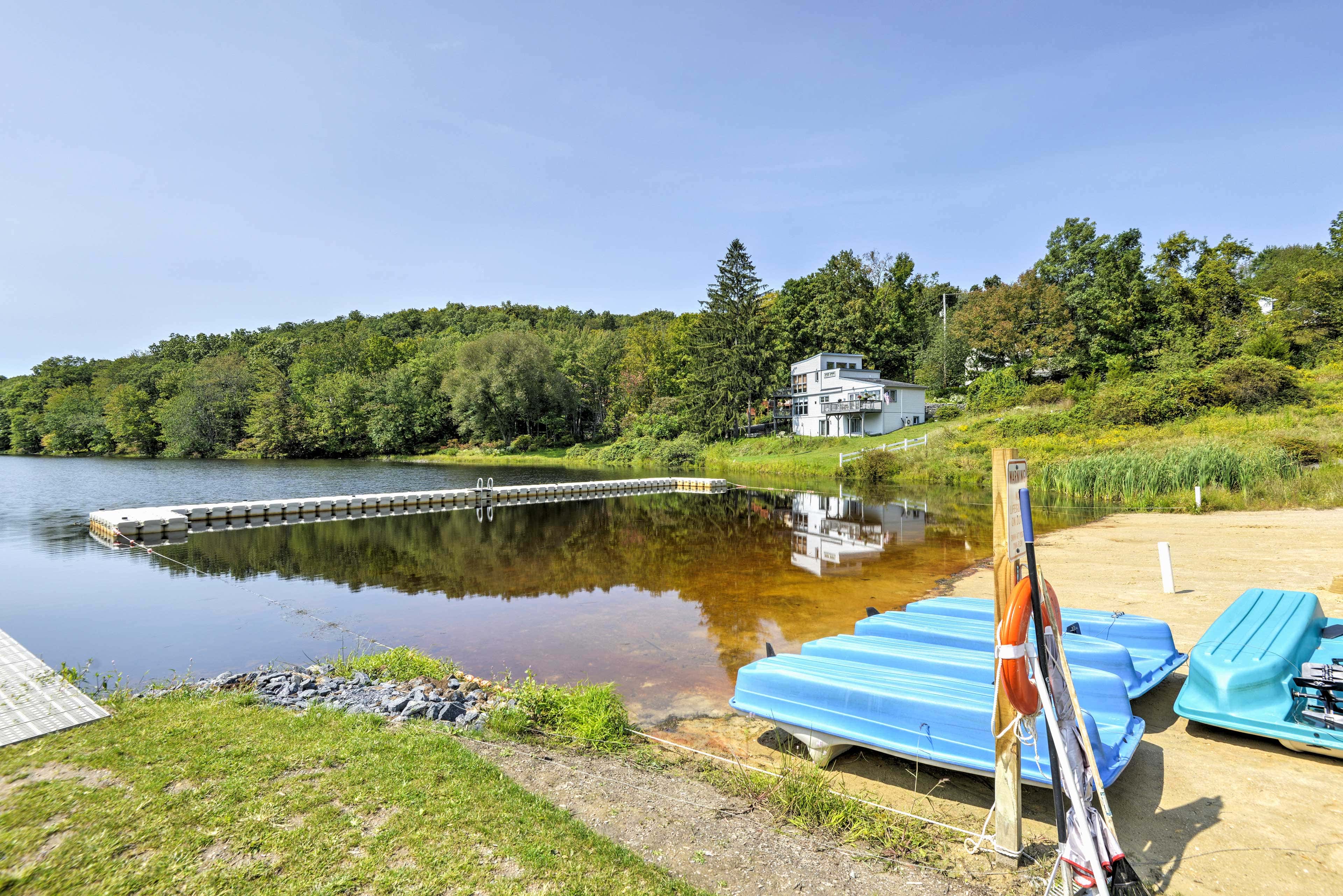 Luxury Home w/ Game Room, 4 Mi to Bushkill Falls!