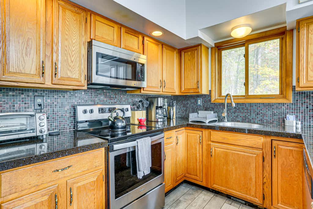 Luxury Home w/ Game Room, 4 Mi to Bushkill Falls!