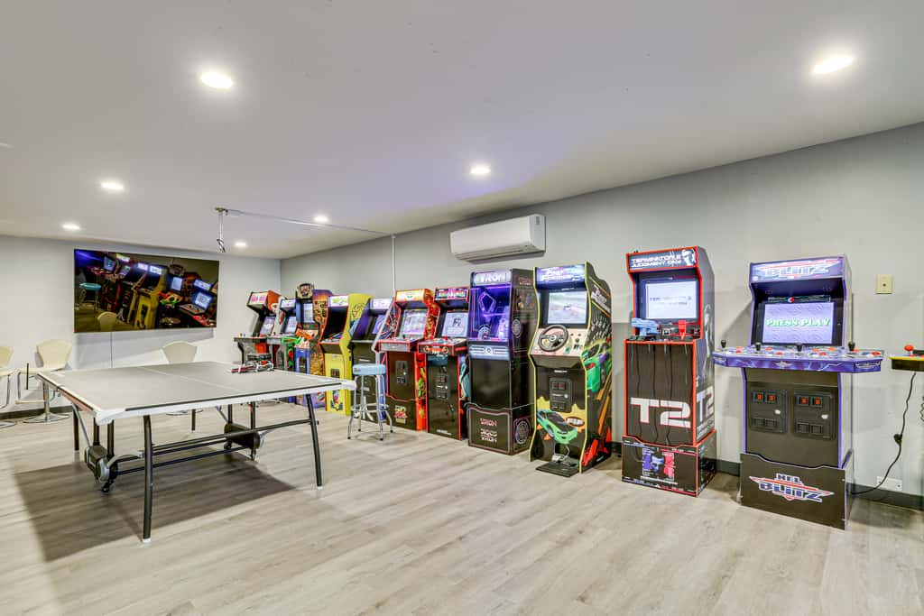 Luxury Home w/ Game Room, 4 Mi to Bushkill Falls!