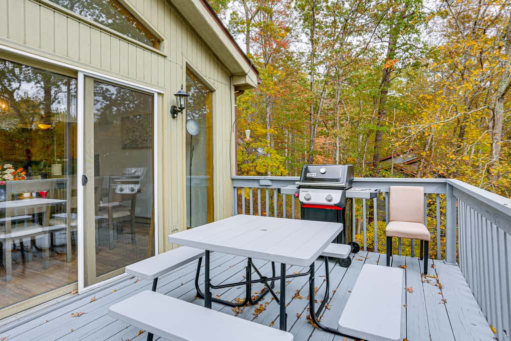 Luxury Home w/ Game Room, 4 Mi to Bushkill Falls!