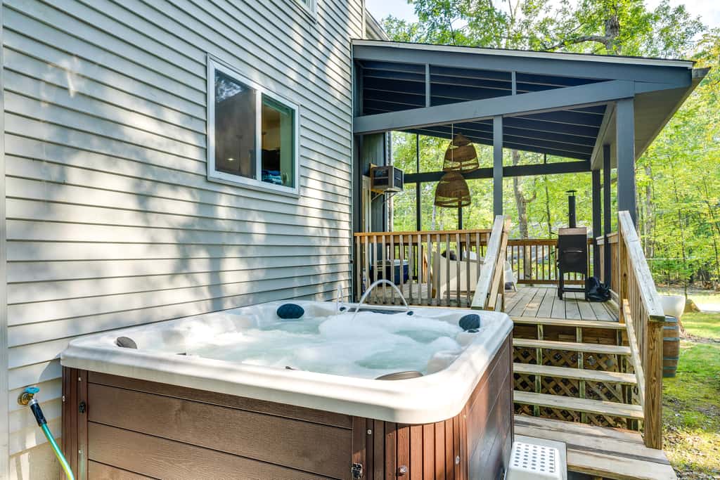 Private Yard, Playset: Family Home in Penn Estates