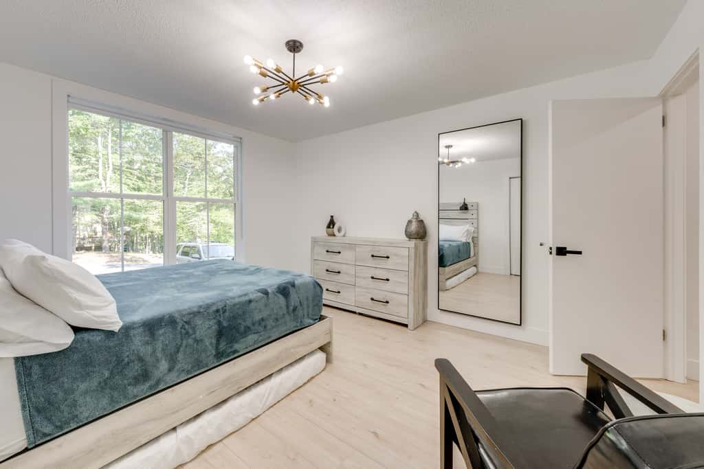 Private Yard, Playset: Family Home in Penn Estates