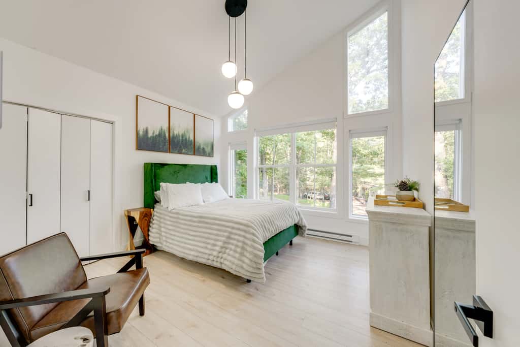 Private Yard, Playset: Family Home in Penn Estates