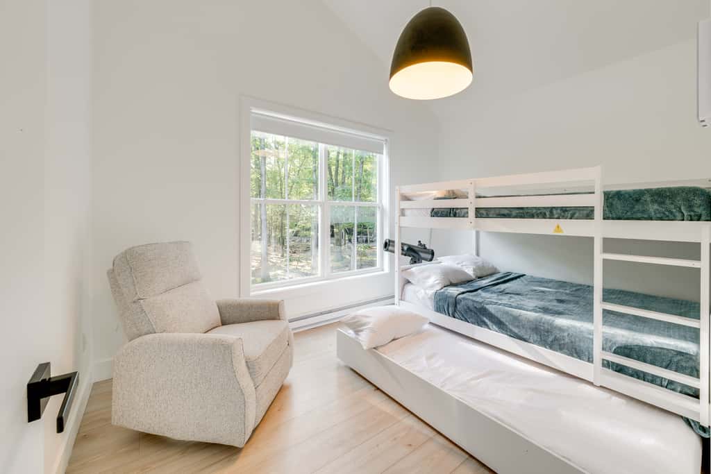 Private Yard, Playset: Family Home in Penn Estates