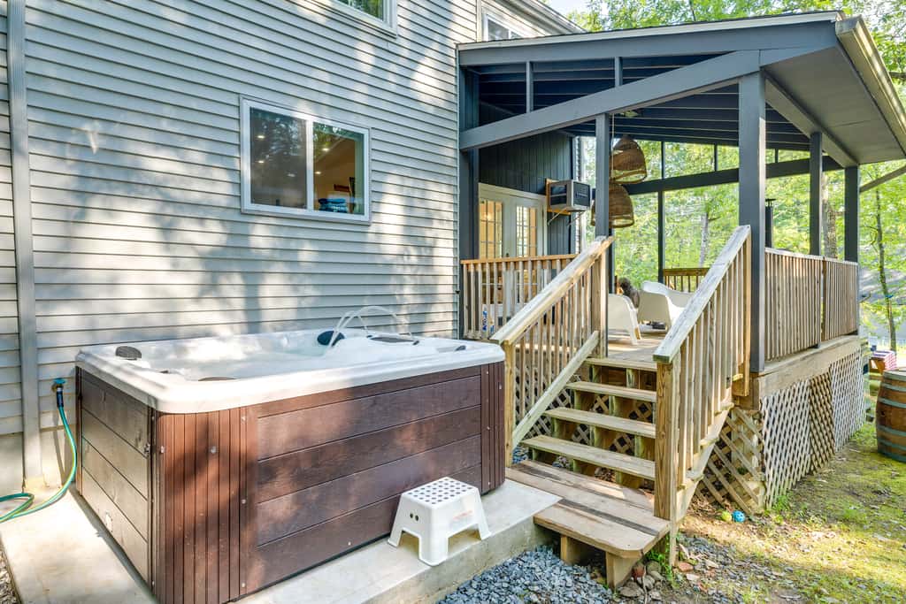 Private Yard, Playset: Family Home in Penn Estates