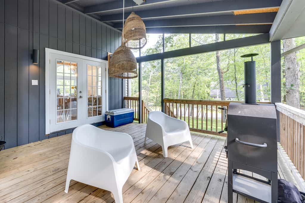 Private Yard, Playset: Family Home in Penn Estates