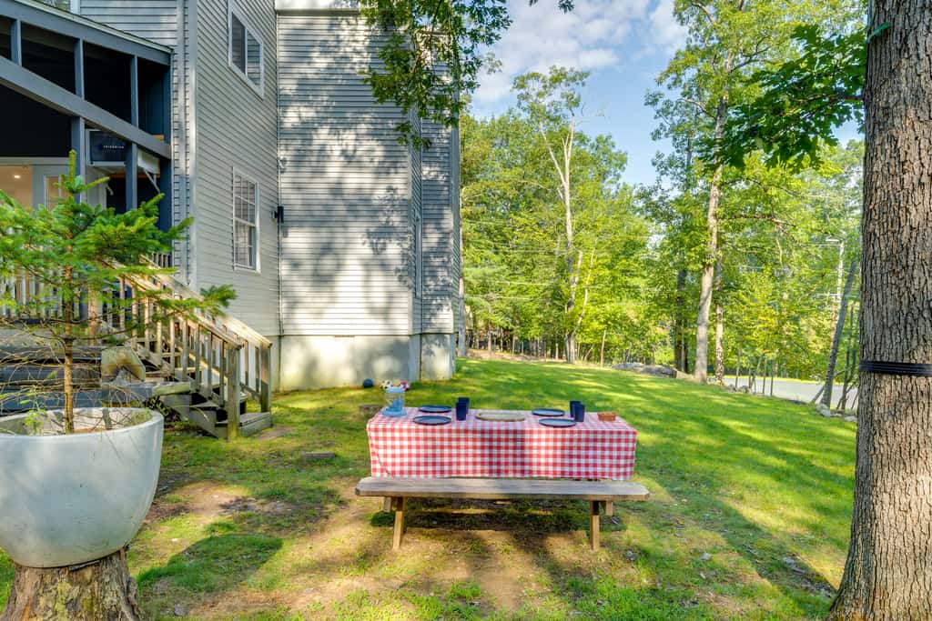 Private Yard, Playset: Family Home in Penn Estates