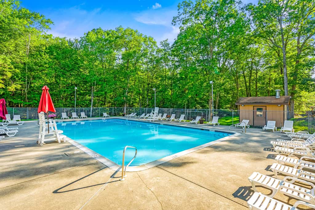 Private Yard, Playset: Family Home in Penn Estates