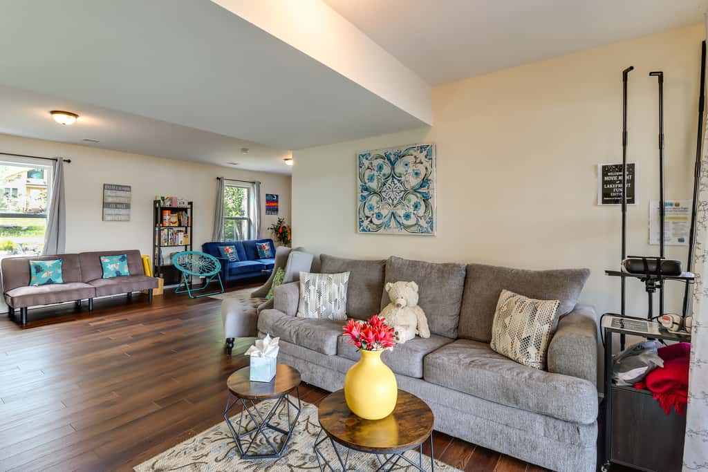 Lakefront Pocono Retreat w/ Hot Tub & Movie Hub