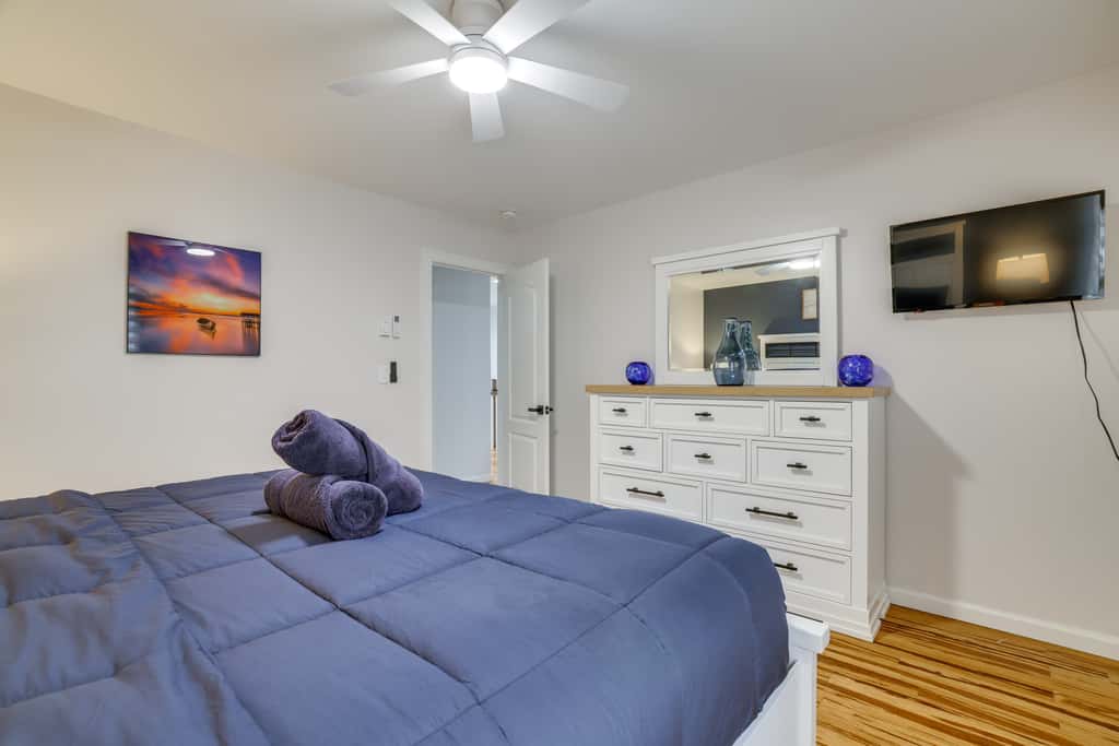 Waterfront Arrowhead Lake Retreat w/ Resort Perks!