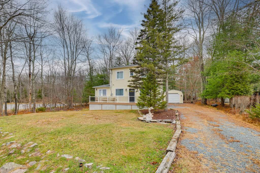 Waterfront Arrowhead Lake Retreat w/ Resort Perks!