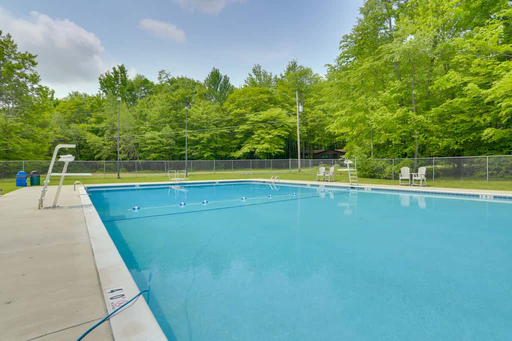 Waterfront Arrowhead Lake Retreat w/ Resort Perks!