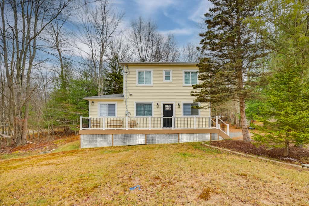 Waterfront Arrowhead Lake Retreat w/ Resort Perks!