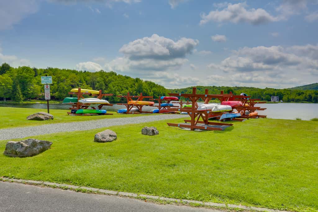 Waterfront Arrowhead Lake Retreat w/ Resort Perks!