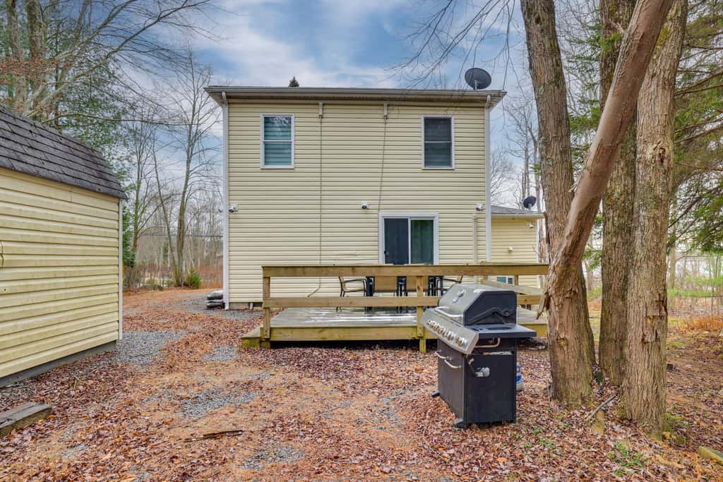 Waterfront Arrowhead Lake Retreat w/ Resort Perks!