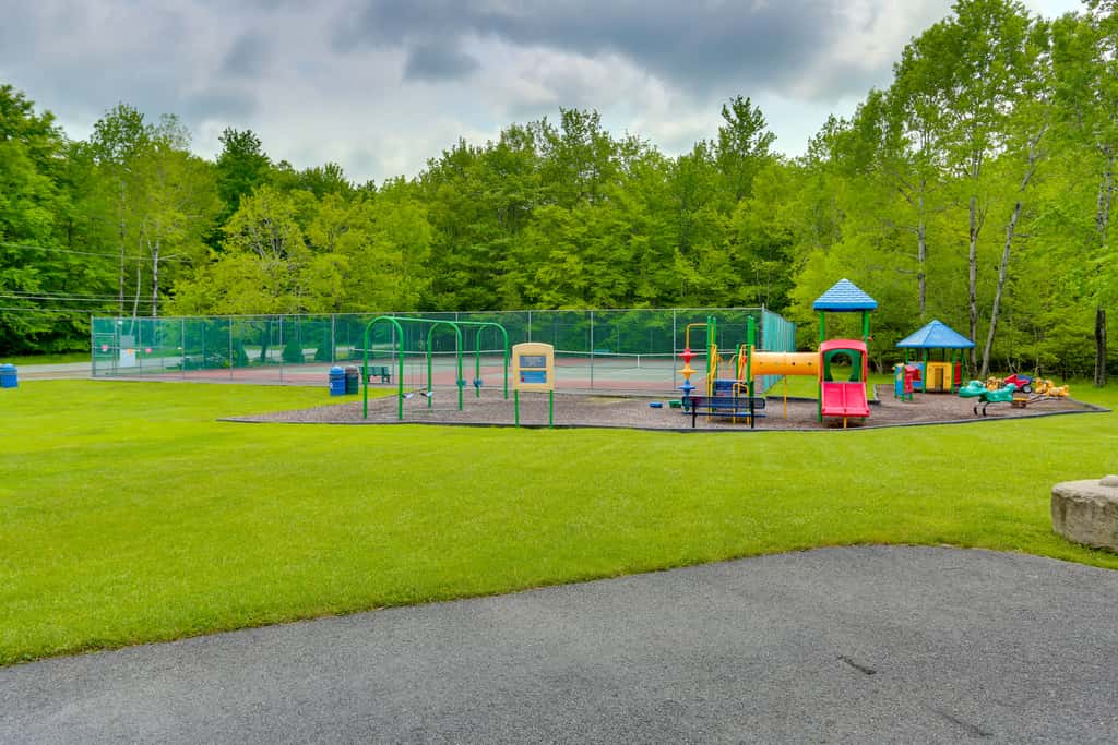 Waterfront Arrowhead Lake Retreat w/ Resort Perks!