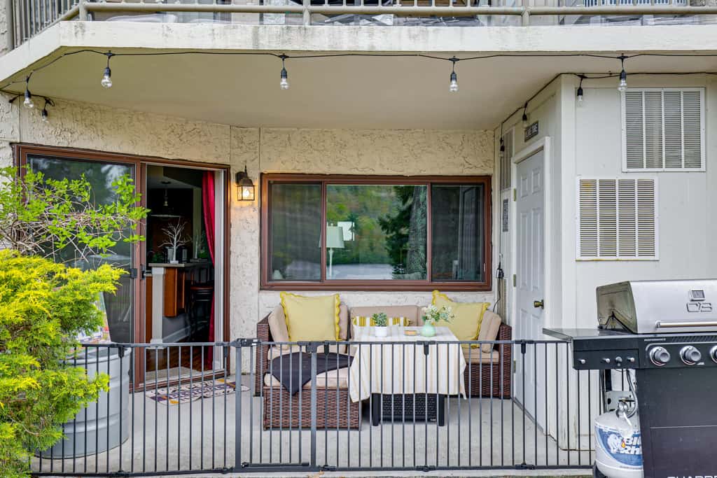 Big Boulder Lakefront Condo-Ski Views-Pool-Hot Tub