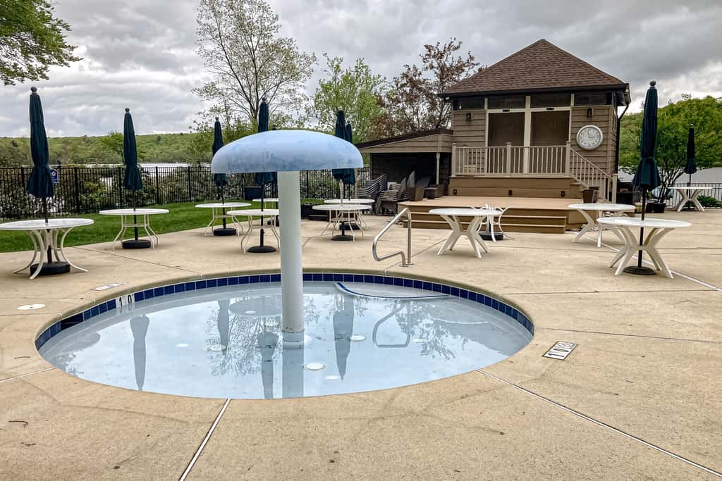 Big Boulder Lakefront Condo-Ski Views-Pool-Hot Tub