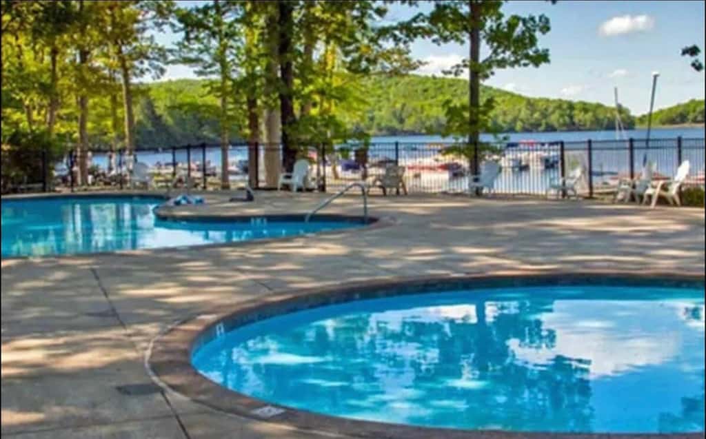 Big Boulder Lakefront Condo-Ski Views-Pool-Hot Tub