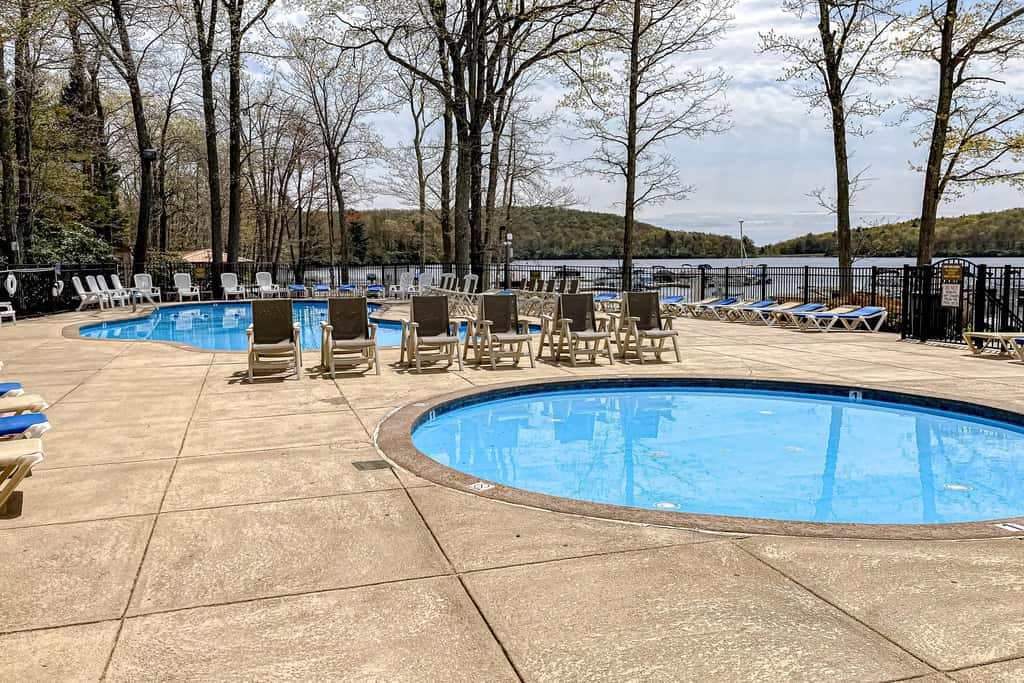 Big Boulder Lakefront Condo-Ski Views-Pool-Hot Tub