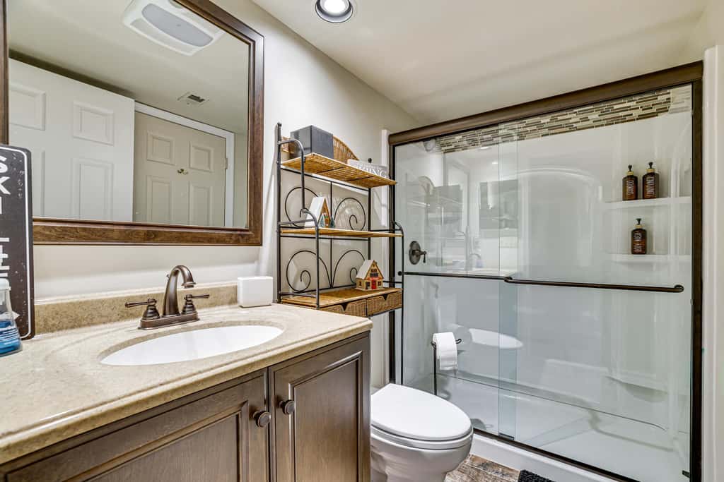 Big Boulder Lakefront Condo-Ski Views-Pool-Hot Tub