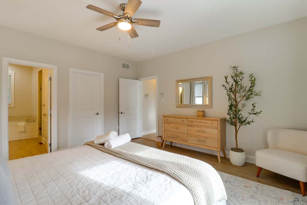 Walk to Big Boulder Mtn & Lake, Home w/ Hot Tub!