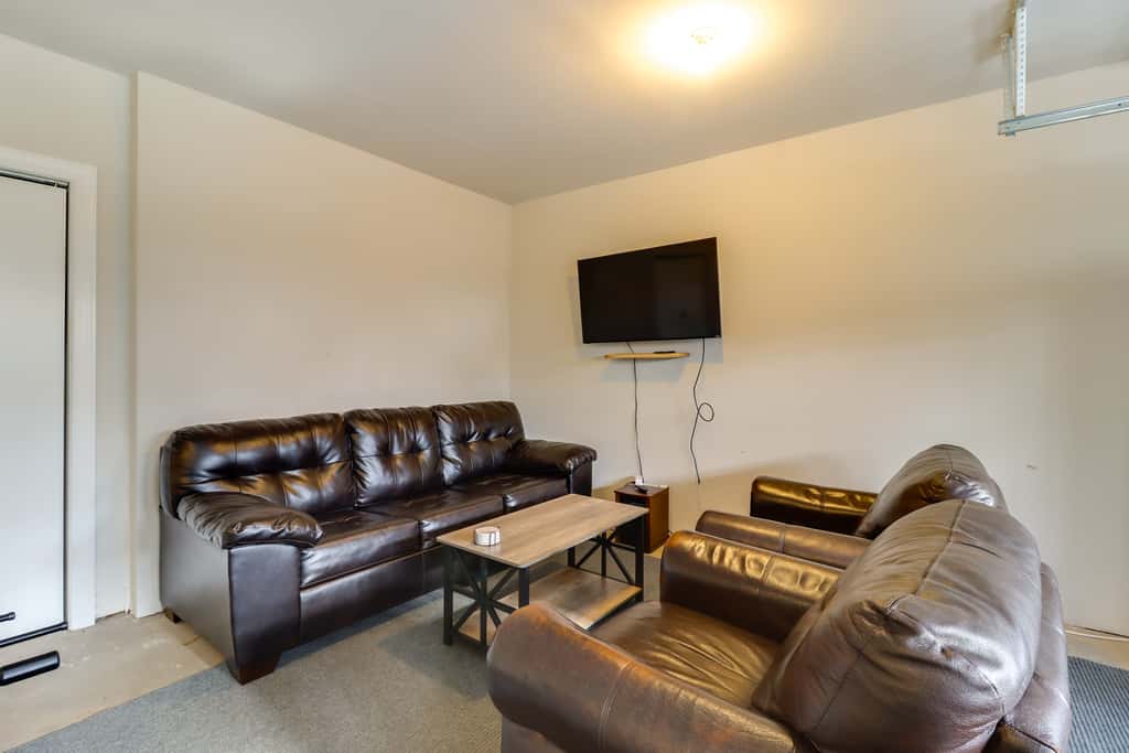 Walk to Big Boulder Mtn & Lake, Home w/ Hot Tub!