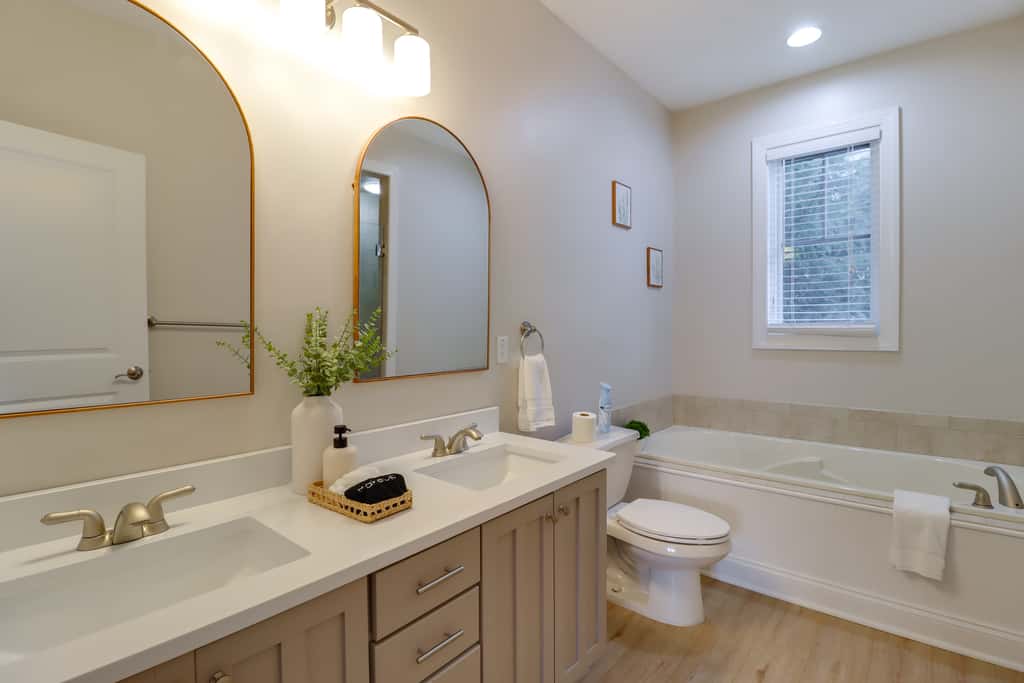 Walk to Big Boulder Mtn & Lake, Home w/ Hot Tub!