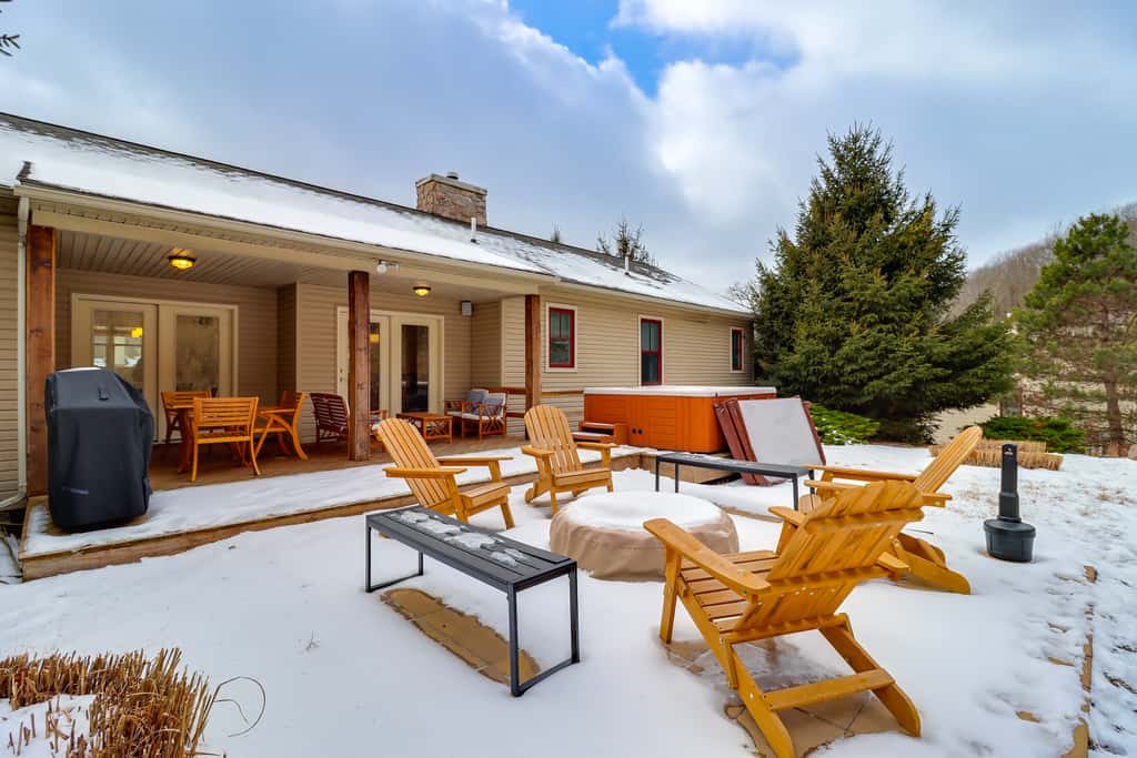 Walk to Big Boulder Mtn & Lake, Home w/ Hot Tub!