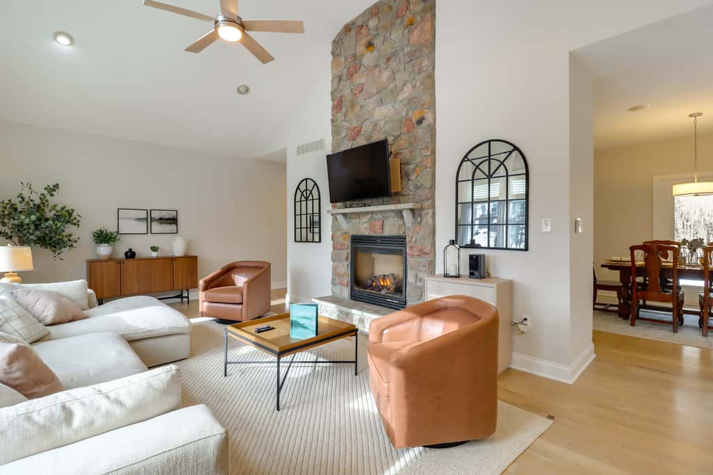 Walk to Big Boulder Mtn & Lake, Home w/ Hot Tub!
