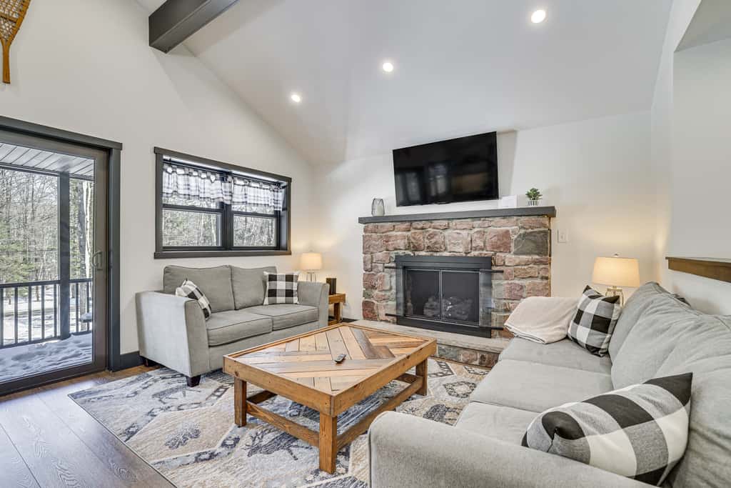 Poconos Ski Base w/ Hot Tub & Game Room!