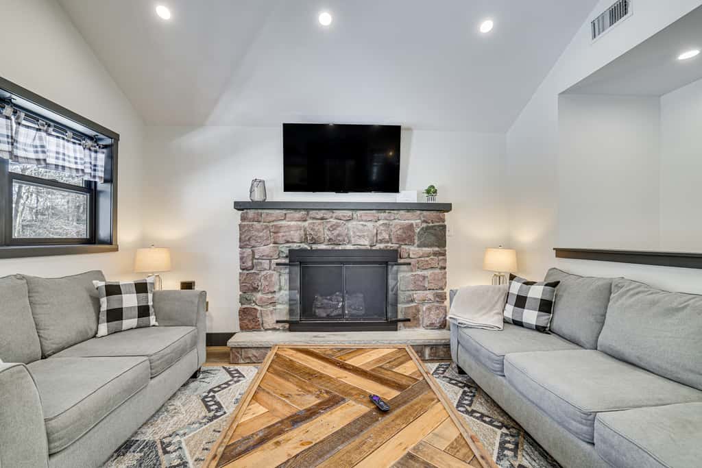 Poconos Ski Base w/ Hot Tub & Game Room!