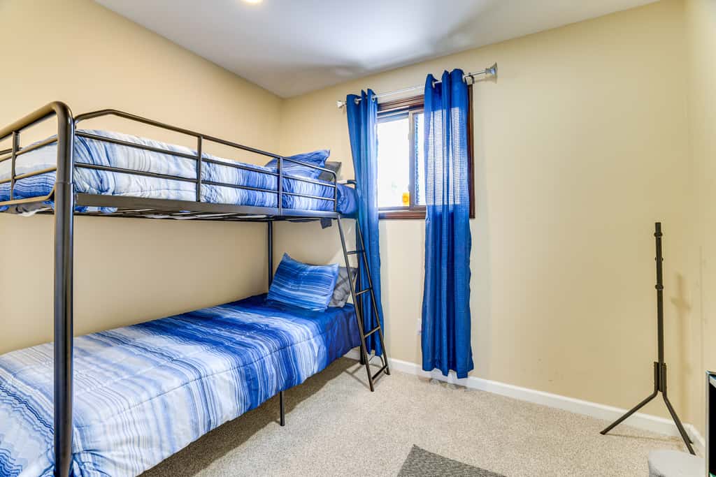 Family Getaway w/ Deck Near Tobyhanna State Park
