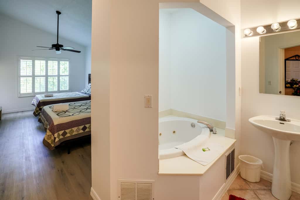 Sunny Port St Lucie Condo: Golf, Swim & Unwind!
