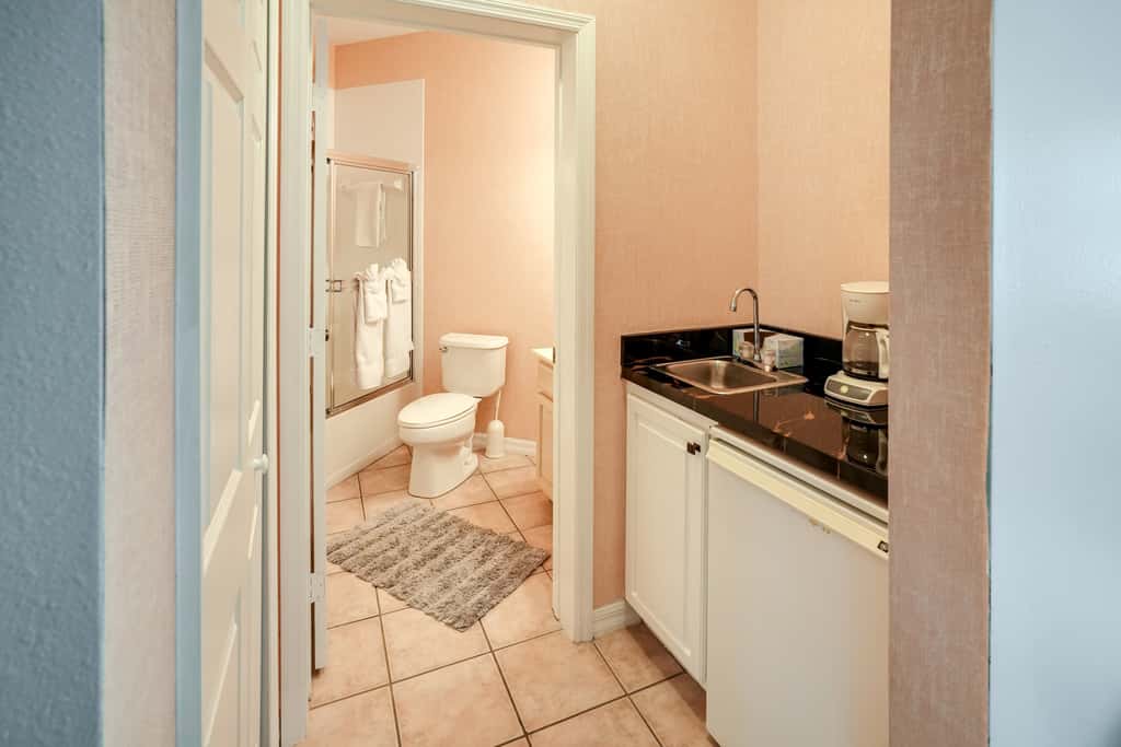 Sunny Port St Lucie Condo: Golf, Swim & Unwind!