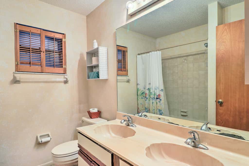 Waterfront Port St Lucie Home w/ Lanai & Pool