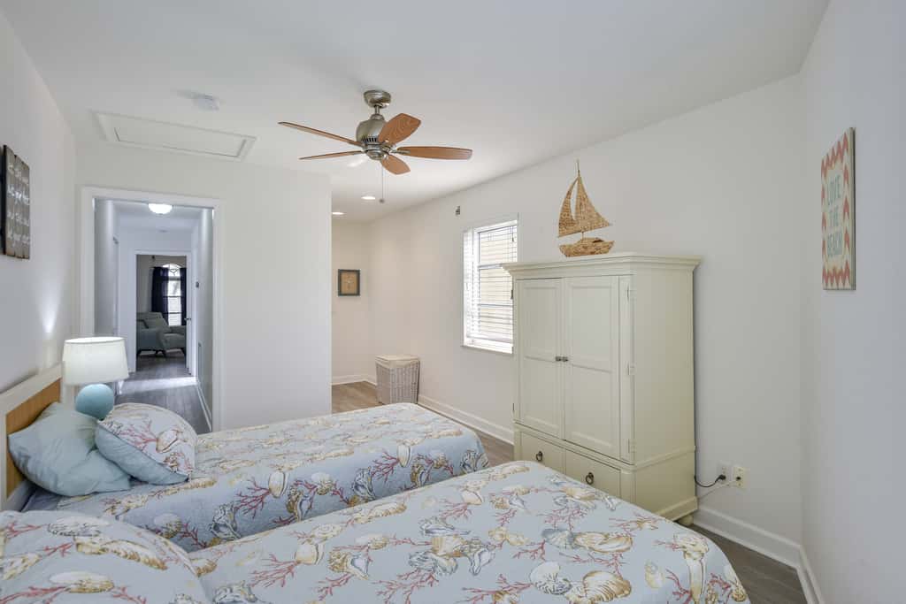 Waterfront Nettles Island Beach House: Pool Access