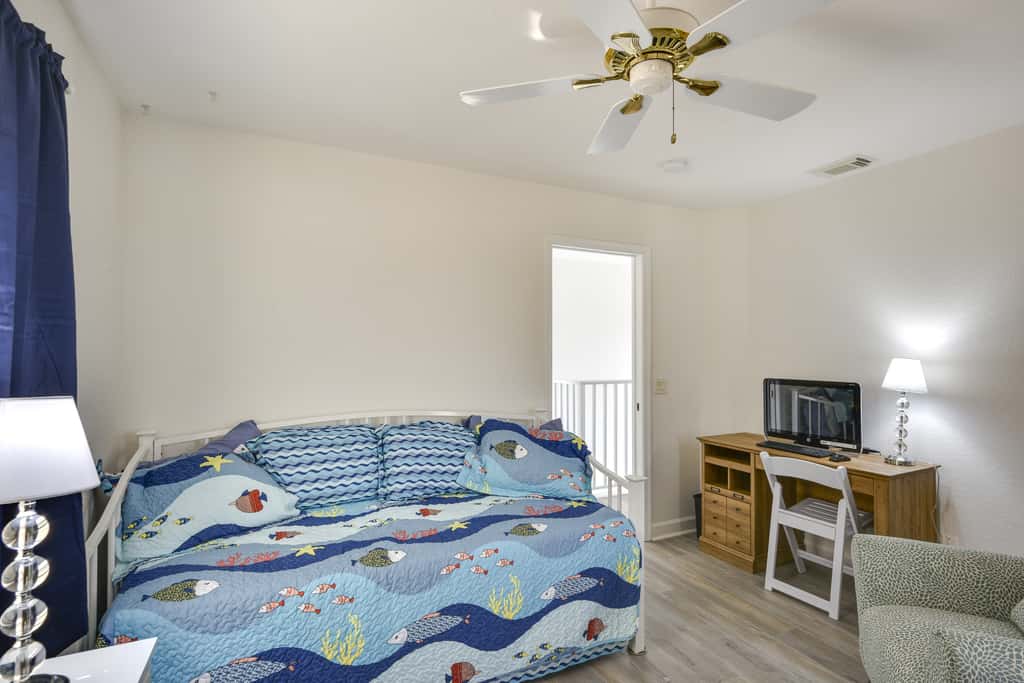 Waterfront Nettles Island Beach House: Pool Access