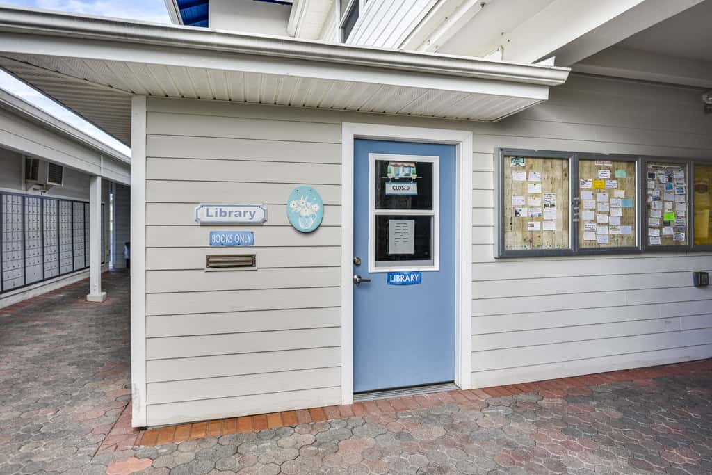 Waterfront Nettles Island Beach House: Pool Access
