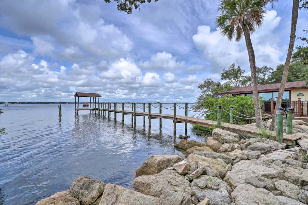 Merritt Island Oasis: 5 Mi to Satellite Beach!