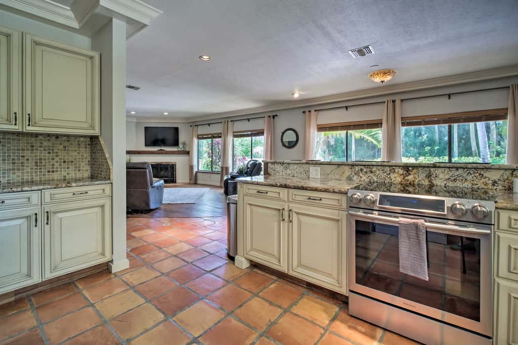 Merritt Island Oasis: 5 Mi to Satellite Beach!
